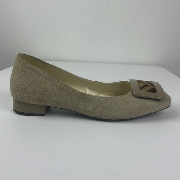 Fs/ny beige suede & patent leather w/calf hair accessory size 6. 3/4 inch heel - Picture 5 of 10